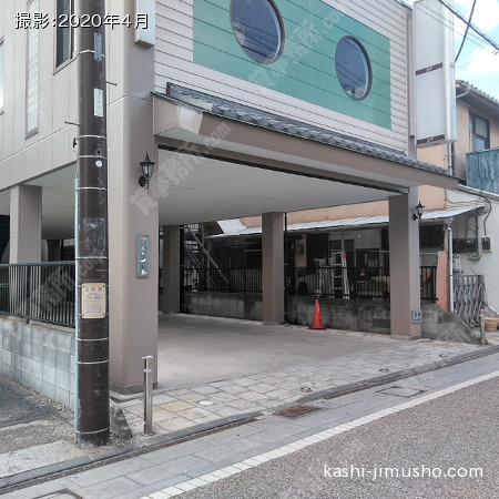 ビル前面