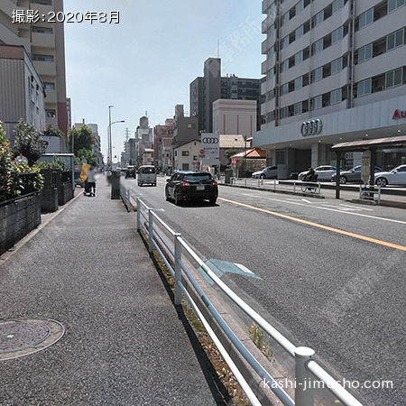 前面道路(中山道）