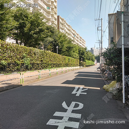 脇道前面道路