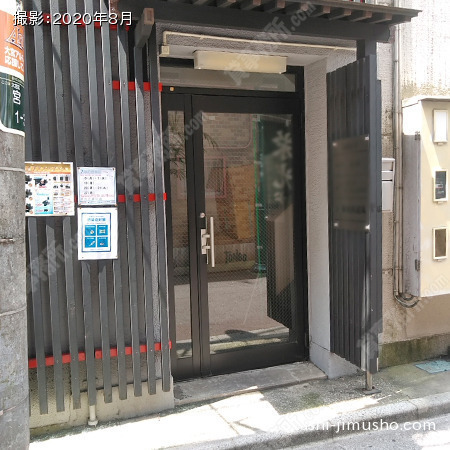 ビル入口 ビル入口