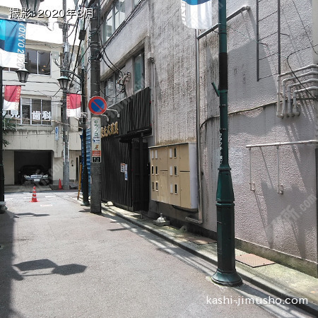 ビル入口前面 ビル入口前面