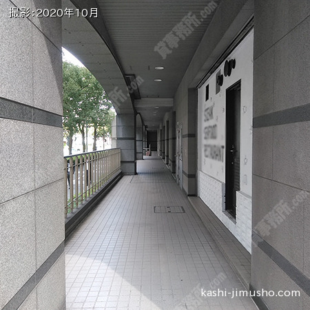 大通側共用通路