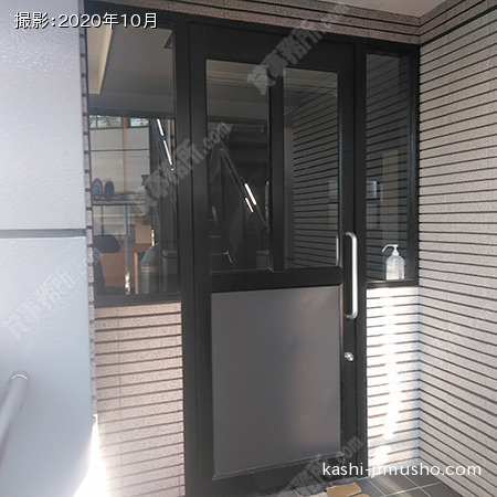 貸室入口(2階）