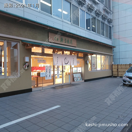 1階テナント前