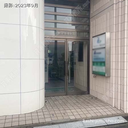 ビル入口 ビル入口