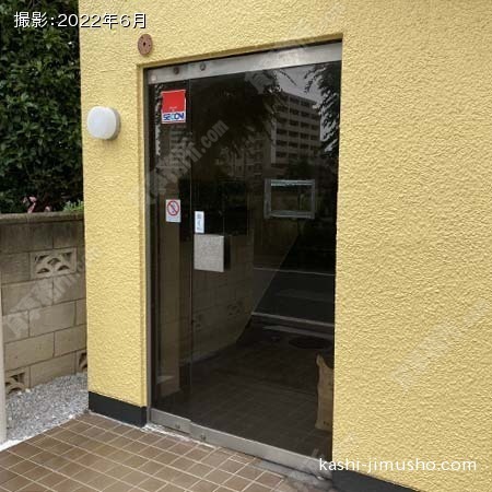 ビル入口 ビル入口