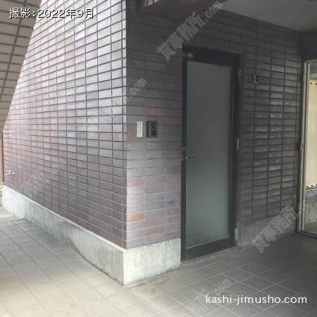 ビル入口 ビル入口