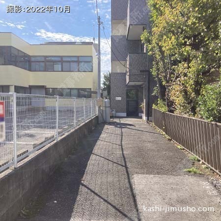 ビル敷地入口 ビル敷地入口