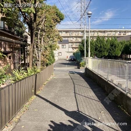 ビル敷地入口 ビル敷地入口