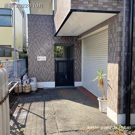 ビル入口 ビル入口