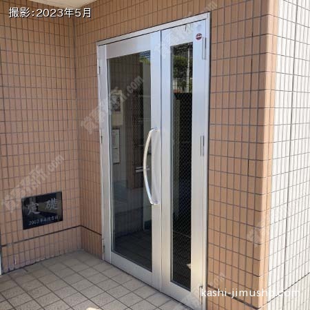 建物入口 建物入口