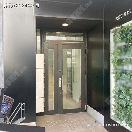 ビル入口 ビル入口