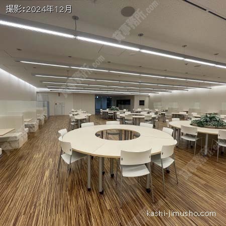 ラウンジ