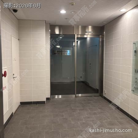 貸室階エレベーターホール
