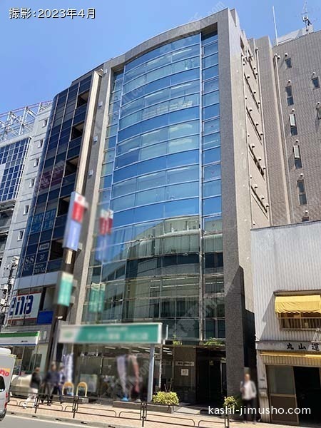 TT上野駅前の外観