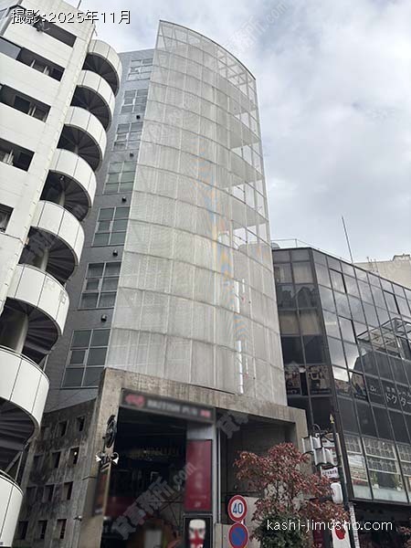 Kビルの外観