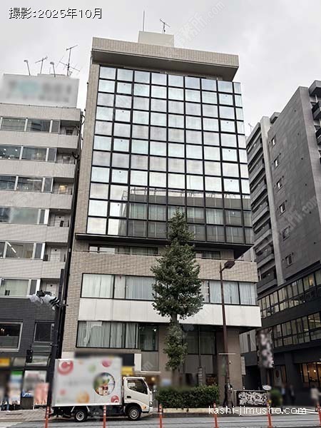 クリスタルタワーの外観