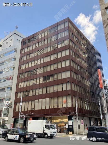 新宿ロイヤルビルの外観