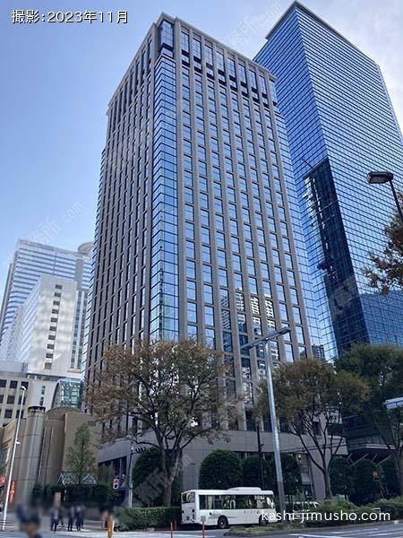 日土地西新宿ビルの外観