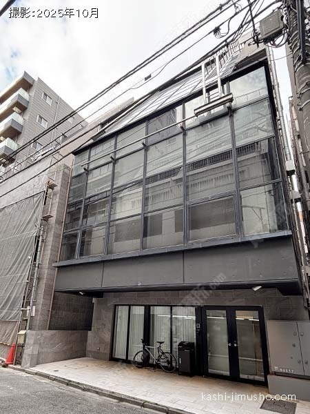 Uni-works新宿御苑の外観