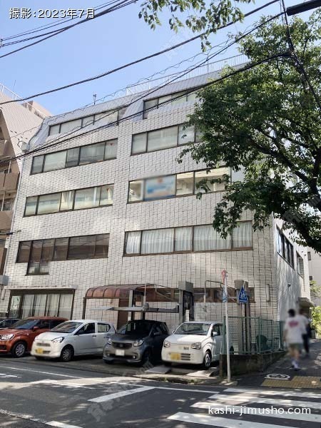 印刷産業ビルの外観