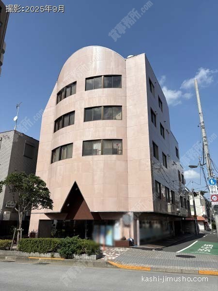 枝ビルの外観