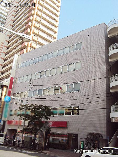 川口ビルの外観
