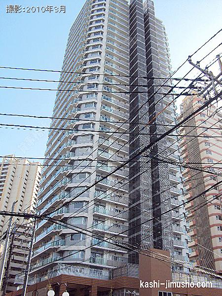 イーストゲートタワー川口の外観