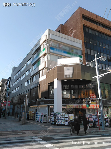 山口屋本店ビルの外観