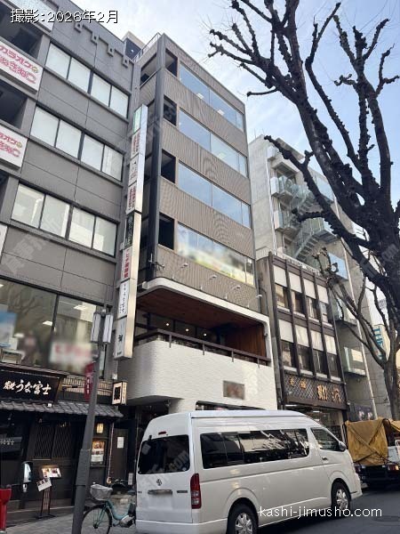 龍公亭ビルの外観