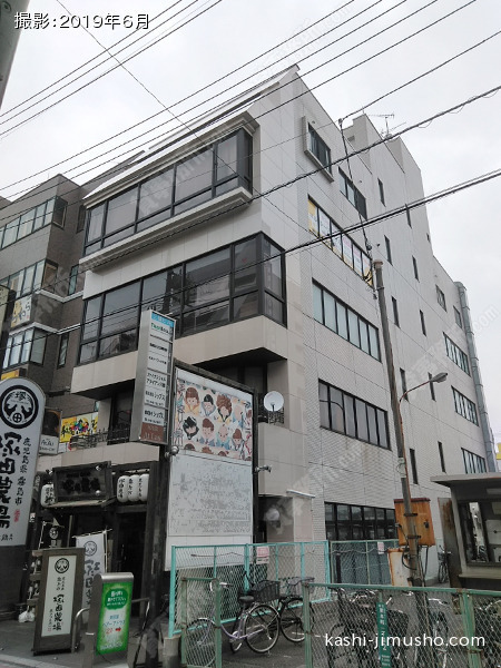 三雄ビルの外観