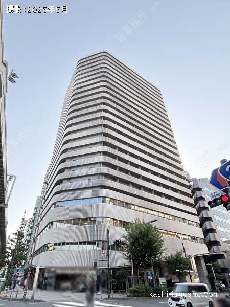 フロンティア新宿タワーの外観