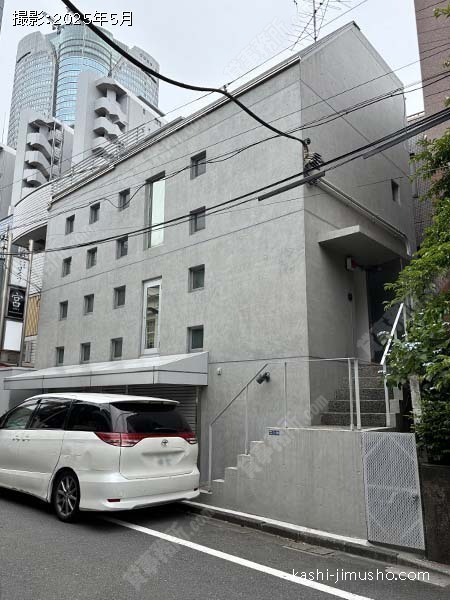 タッカービルの外観